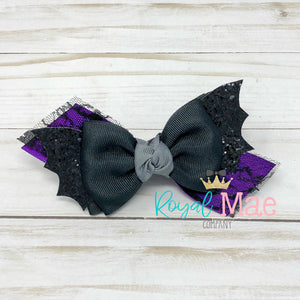 {Fang-tastic} Kate Bow
