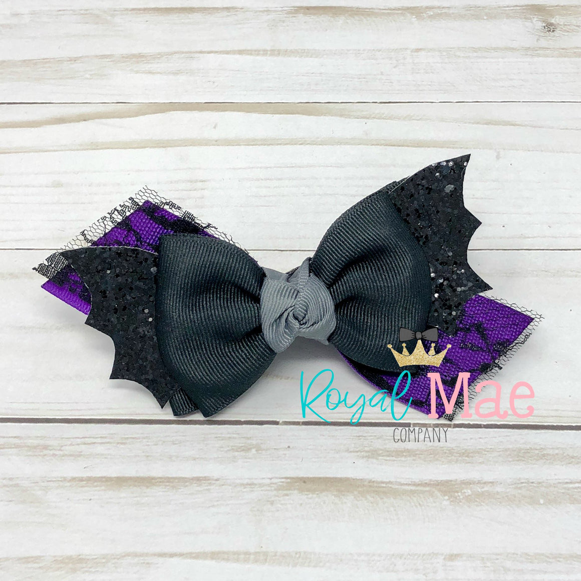 {Fang-tastic} Kate Bow