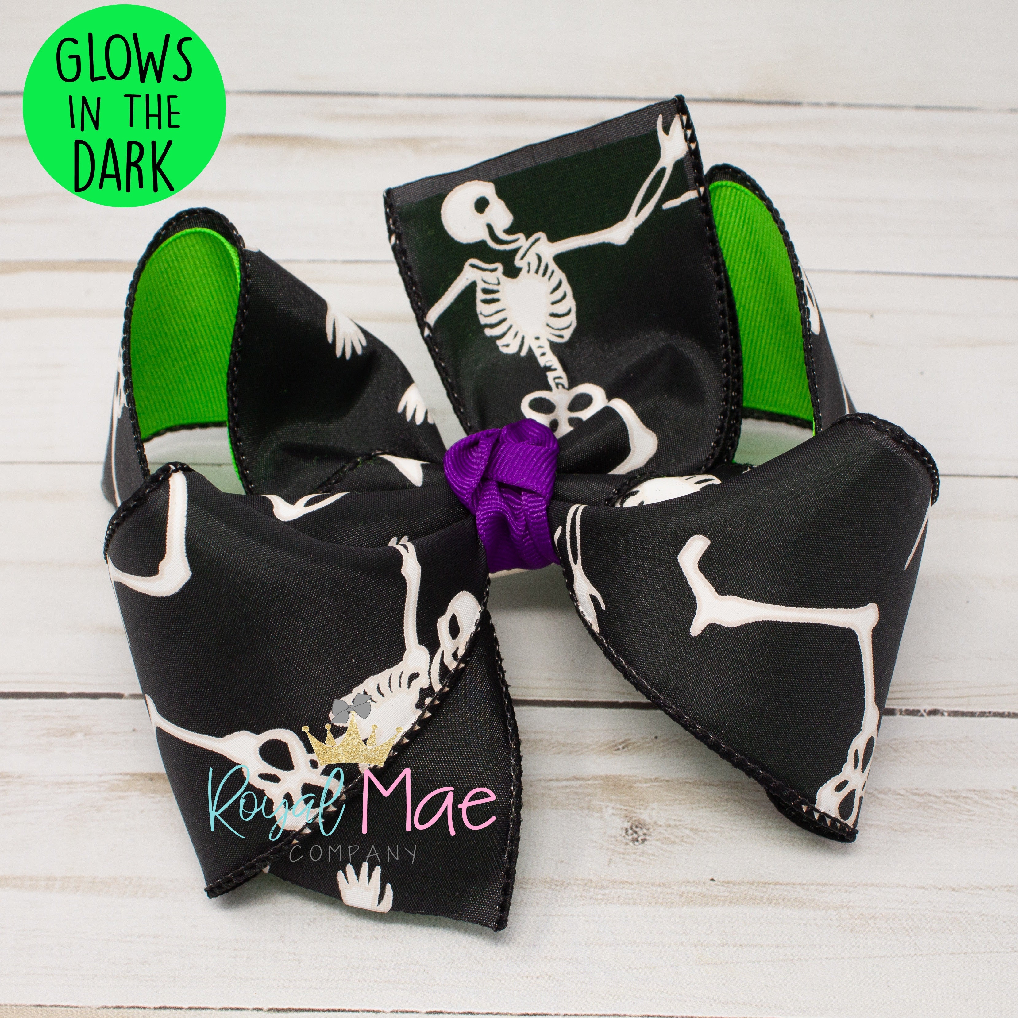 {Bad to the Bone} Hair Bow Main image